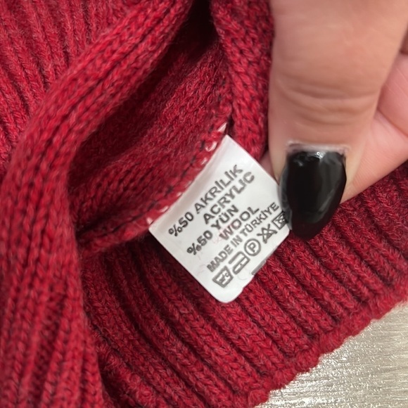 Red Long Sleeve Wool Sweater Button Down neck for 2-3 years old Brand new - Picture 4 of 5